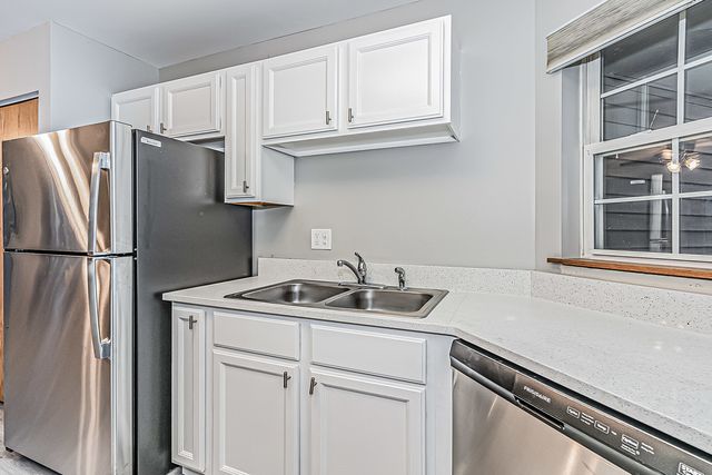 214 N Cathy Lane, Mount Prospect, IL 60056