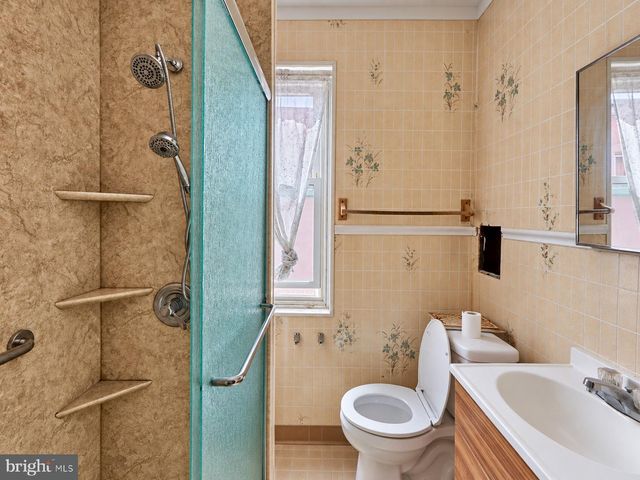 559 N FRONT ST, Reading, PA 19601