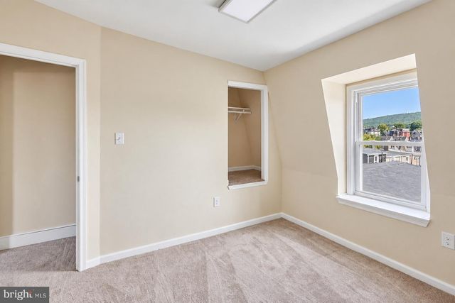559 N FRONT ST, Reading, PA 19601
