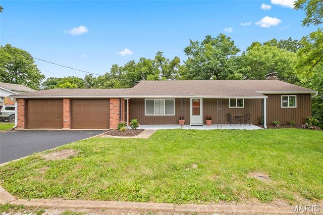 317 Vasel Drive, Fenton, MO 63026