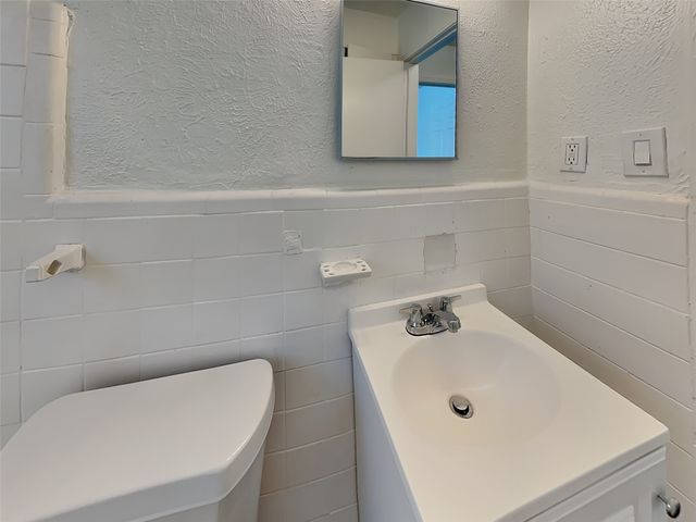 2805 Carter Street, Dallas, TX 75210