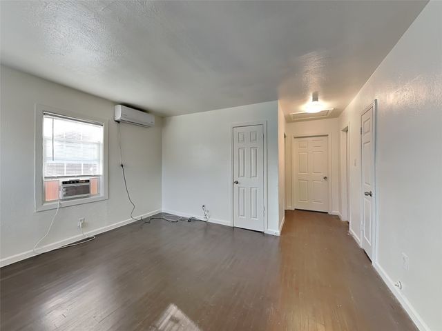 2805 Carter Street, Dallas, TX 75210