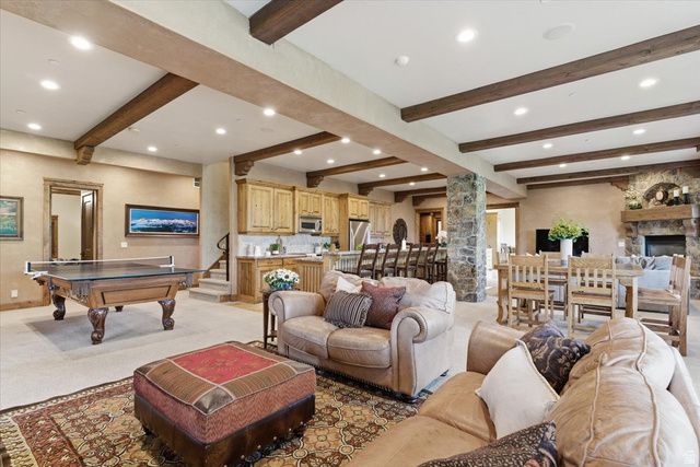 1291 S INNSBRUCK DR, Huntsville, UT 84317