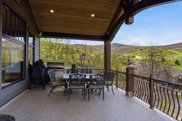 1291 S INNSBRUCK DR, Huntsville, UT 84317