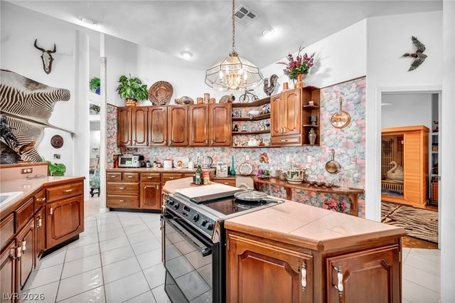 6240 North Hualapai Way, Las Vegas, NV 89149