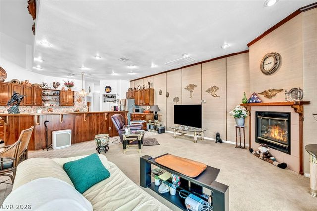 6240 North Hualapai Way, Las Vegas, NV 89149