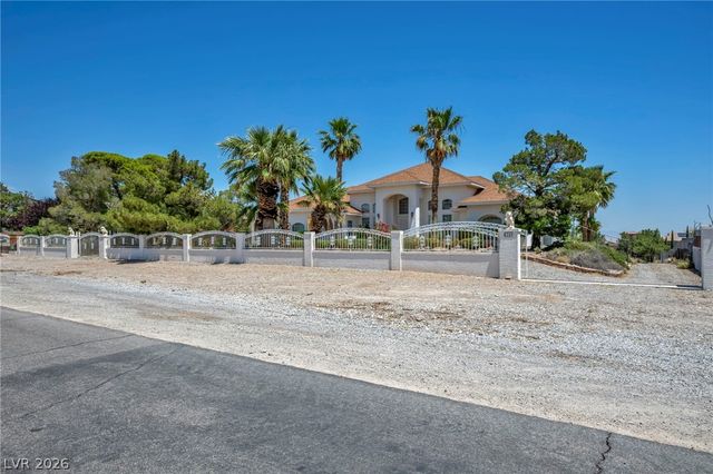 6240 North Hualapai Way, Las Vegas, NV 89149
