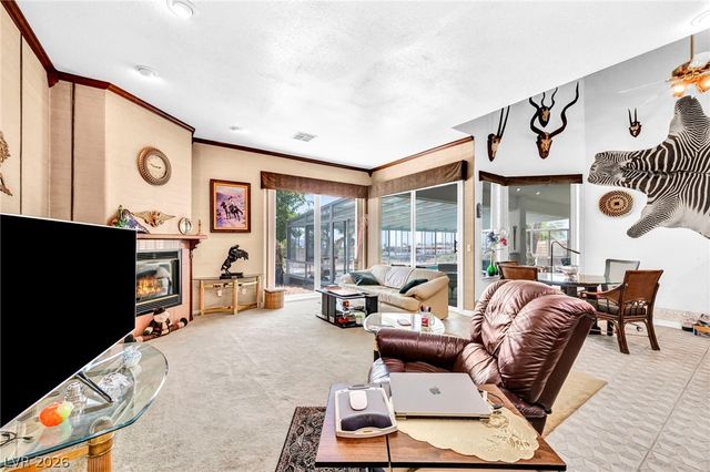 6240 North Hualapai Way, Las Vegas, NV 89149