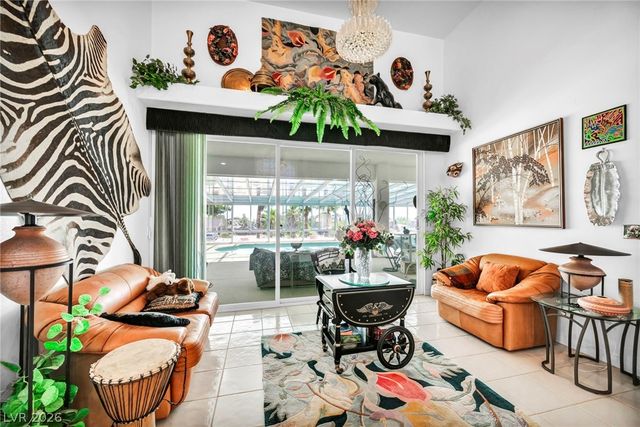 6240 North Hualapai Way, Las Vegas, NV 89149