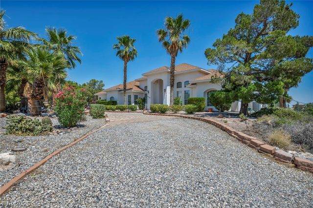6240 North Hualapai Way, Las Vegas, NV 89149