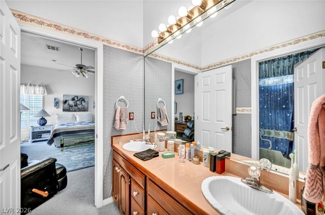 6240 North Hualapai Way, Las Vegas, NV 89149