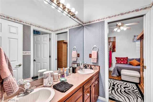 6240 North Hualapai Way, Las Vegas, NV 89149