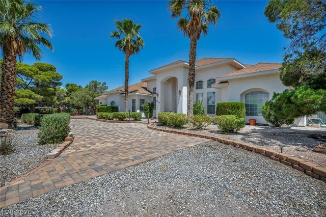 6240 North Hualapai Way, Las Vegas, NV 89149