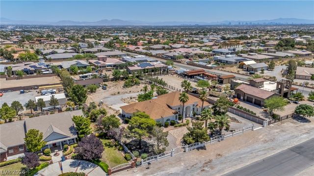 6240 North Hualapai Way, Las Vegas, NV 89149