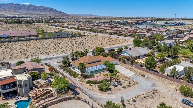 6240 North Hualapai Way, Las Vegas, NV 89149