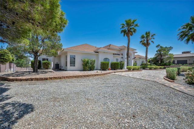 6240 North Hualapai Way, Las Vegas, NV 89149