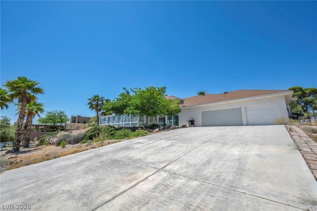6240 North Hualapai Way, Las Vegas, NV 89149