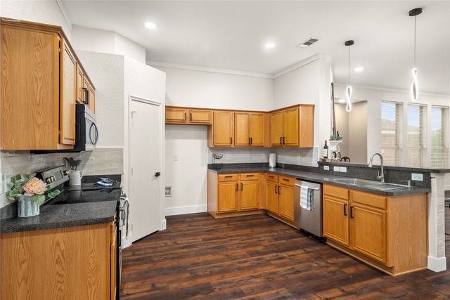 1123 Baja Drive, Grand Prairie, TX 75052