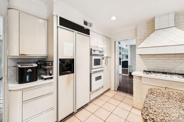 26 Dell Drive, East Rockaway, NY 11518