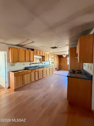 1144 W Edwards Lane, Benson, AZ 85602