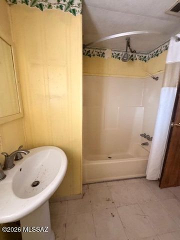 1144 W Edwards Lane, Benson, AZ 85602