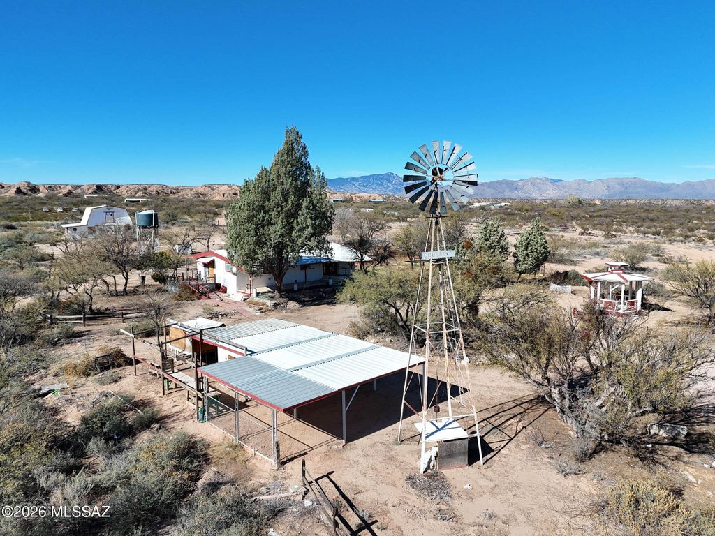 1144 W Edwards Lane, Benson, AZ 85602