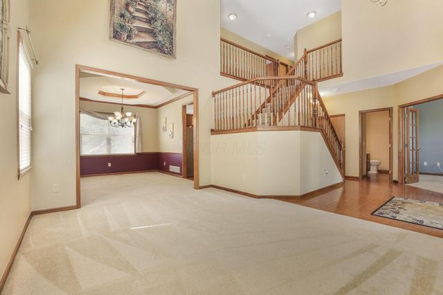 99 Trail E, Pataskala, OH 43062