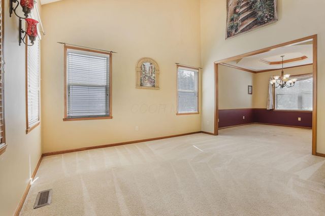 99 Trail E, Pataskala, OH 43062