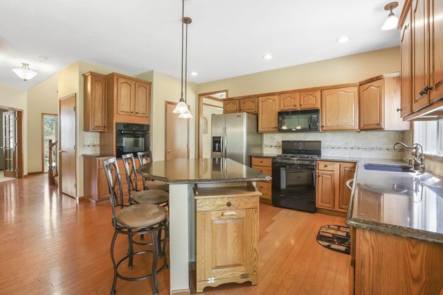 99 Trail E, Pataskala, OH 43062