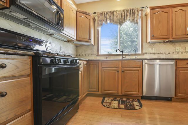 99 Trail E, Pataskala, OH 43062