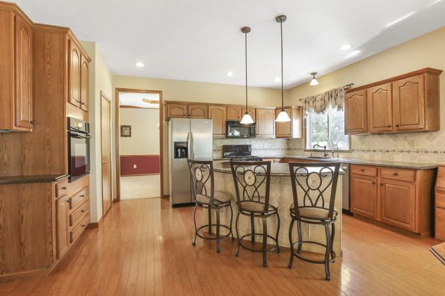 99 Trail E, Pataskala, OH 43062