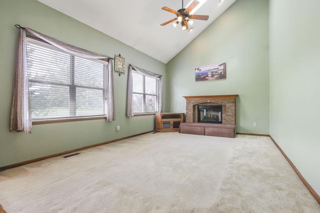 99 Trail E, Pataskala, OH 43062