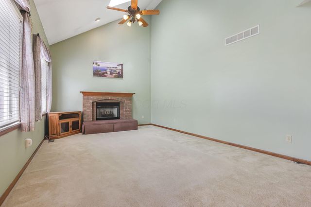 99 Trail E, Pataskala, OH 43062