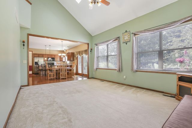 99 Trail E, Pataskala, OH 43062