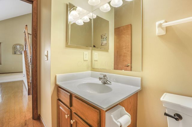 99 Trail E, Pataskala, OH 43062