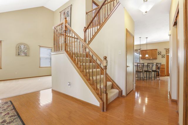 99 Trail E, Pataskala, OH 43062