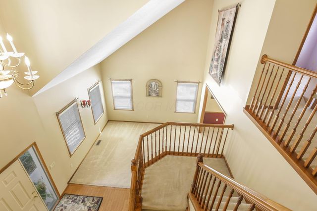 99 Trail E, Pataskala, OH 43062