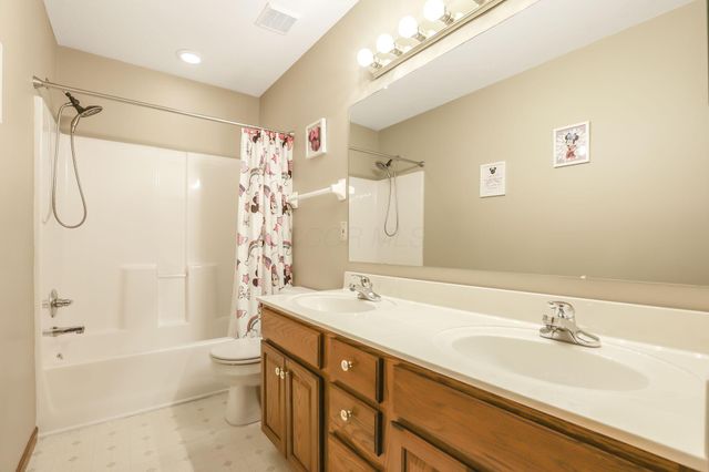 99 Trail E, Pataskala, OH 43062
