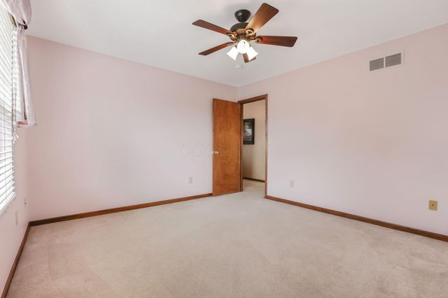 99 Trail E, Pataskala, OH 43062