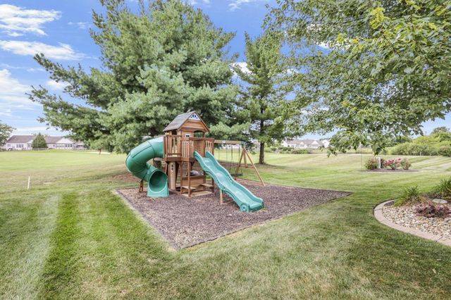 99 Trail E, Pataskala, OH 43062