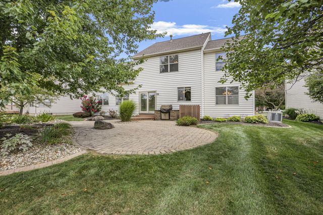 99 Trail E, Pataskala, OH 43062