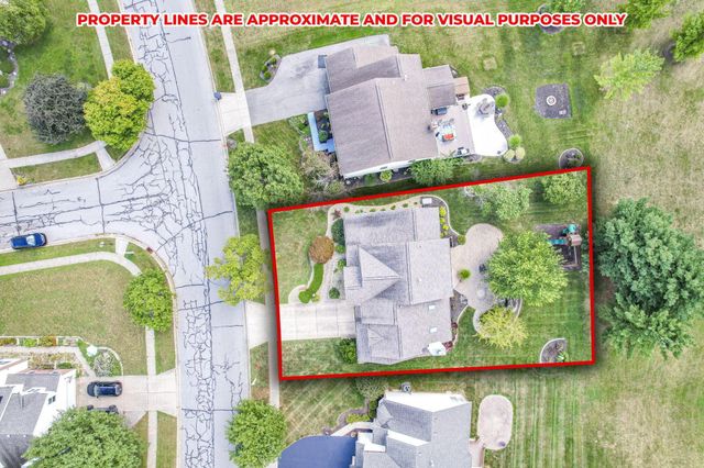 99 Trail E, Pataskala, OH 43062