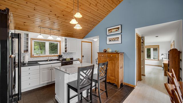 1556 W Severs Road, La Porte, IN 46350