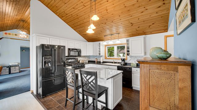 1556 W Severs Road, La Porte, IN 46350