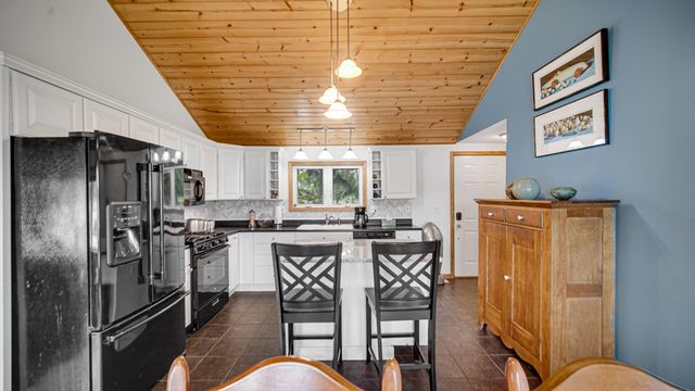 1556 W Severs Road, La Porte, IN 46350