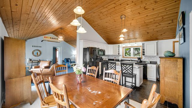 1556 W Severs Road, La Porte, IN 46350