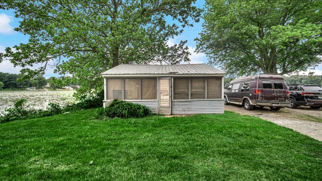 1556 W Severs Road, La Porte, IN 46350