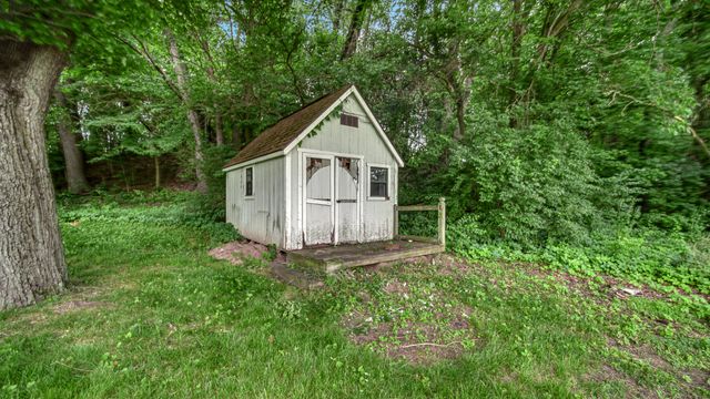 1556 W Severs Road, La Porte, IN 46350