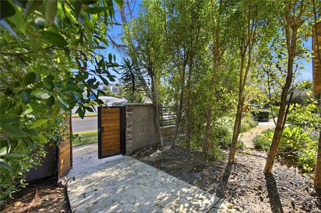 5237 Topanga Canyon, Woodland Hills, CA 91364