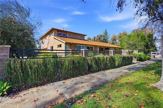 5237 Topanga Canyon, Woodland Hills, CA 91364